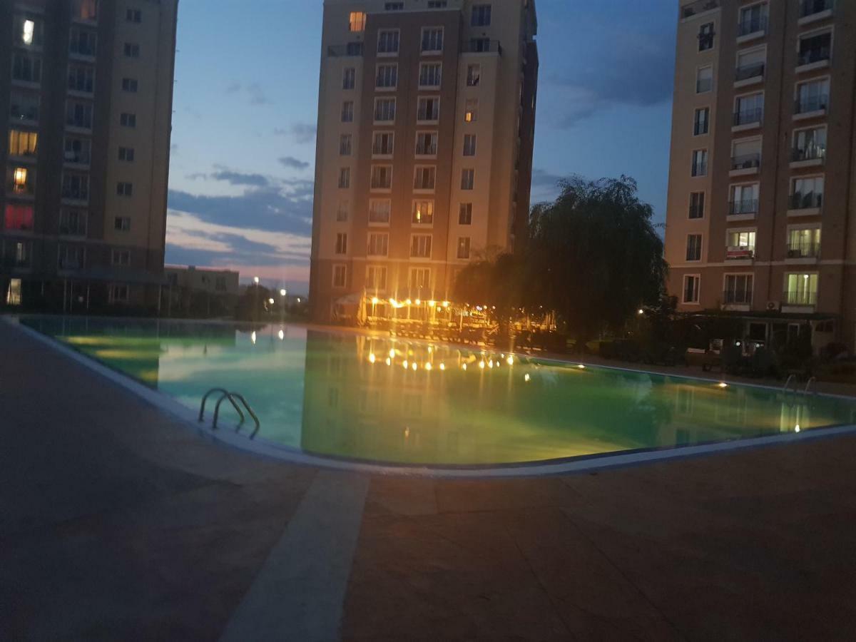 Luxury Apartment With Pool In North Bucharest Cretuleasca Bagian luar foto