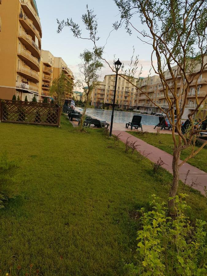 Luxury Apartment With Pool In North Bucharest Cretuleasca Bagian luar foto