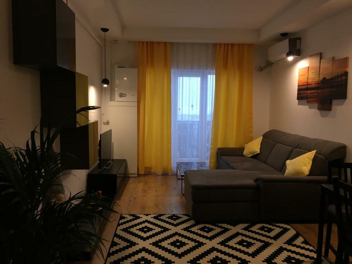 Luxury Apartment With Pool In North Bucharest Cretuleasca Bagian luar foto